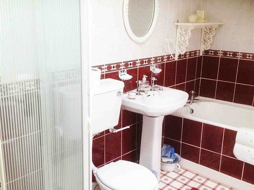 Mcmahon Guesthouse Листоуэл Экстерьер фото