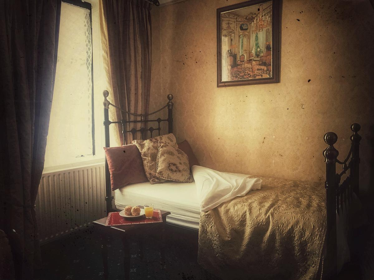 Mcmahon Guesthouse Листоуэл Экстерьер фото